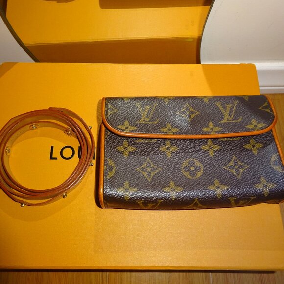 Louis Vuitton Pochette Florentine Monogram Belt Bag in excellent condition - Picture 1 of 12